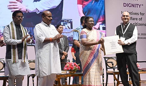 ‘குடும்பங்களை, சமூகத்தை வழிநடத்த முதியோர் நல்வாழ்வு அவசியம்’ - திரவுபதி முர்மு