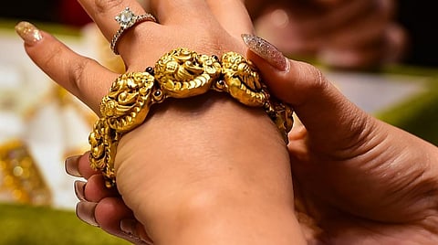 தங்கம் விலை பவுனுக்கு ரூ.160 குறைந்தது