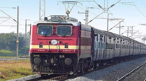 4 விரைவு ரயில்களில் முன்பதிவில்லாத பெட்டிகள் அதிகரிப்பு