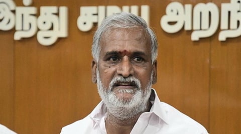 கோடை வெயிலின் தாக்கத்தில் இருந்து பக்தர்களை காக்க கோயில்களில் கீற்று பந்தல், பிரகாரங்களில் தேங்காய் நார் விரிப்புகள்