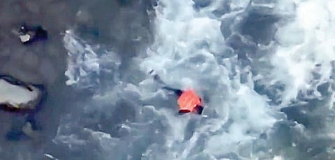 தீவிரவாதிகளுக்கு உதவிய இளைஞர் ஆற்றில் குதித்து உயிரிழப்பு