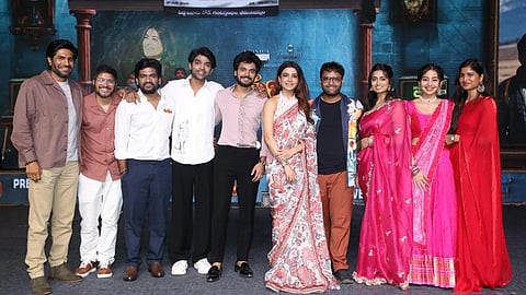 சுபம் படக்குழுவினருடன் சமந்தா.