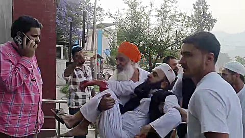 பாகிஸ்தானின் ஷெல் தாக்குதலில் காயமடைந்தவர்