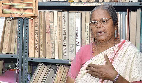 65% உற்பத்தியில் ஈடுபடுபவர்களை அரசுதானே காக்க வேண்டும்? - தொழிலாளர் நல செயல்பாட்டாளர் இரா.கீதா பேட்டி