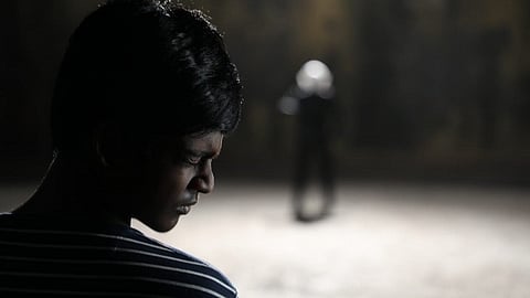 திரைப் பார்வை: கீனோ | பதின் பருவத்தை துரத்தும் உருவம்!