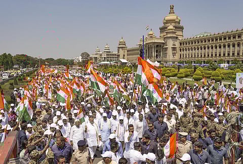 ஆபரேஷன் சிந்தூர்: ராணுவத்துக்கு ஆதரவாக காங்கிரஸ் நடத்திய தேசியக் கொடி ஊர்வலம்