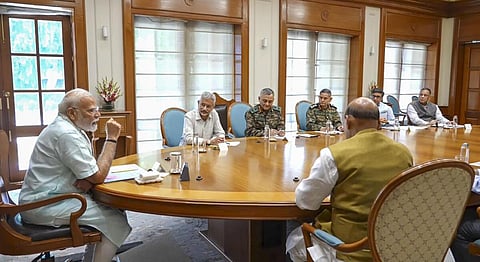 பிரதமர் மோடி தலைமையில் உயர் மட்ட ஆலோசனை - சிடிஎஸ், முப்படை தளபதிகள் பங்கேற்பு