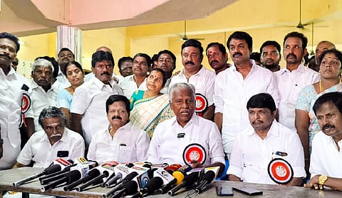 கிருஷ்ணகிரி செய்தியாளர் சந்திப்பில் கே.பி.முனுசாமி