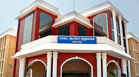 கடைசி நேரத்தில் காலை வாரிய தனியார் பள்ளி: கைகொடுத்து 19 பேரை கரை சேர்த்த அரசு பள்ளி