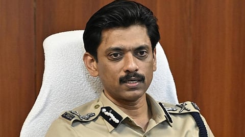 சென்னையில் சட்டம் - ஒழுங்கு நிலை தொடர்பாக போலீஸ் அதிகாரிகளுடன் காவல் ஆணையர் ஆலோசனை