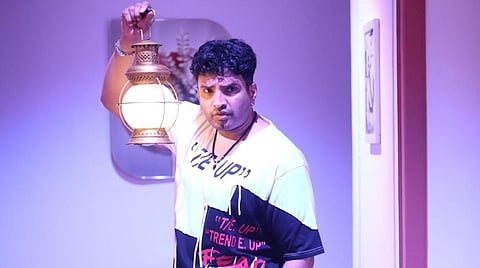 சர்ச்சைக்குரிய பாடல் நீக்கப்பட்டதாக தகவல்: சந்தானம் படத்துக்கு தடை கோரிய வழக்கு முடித்துவைப்பு