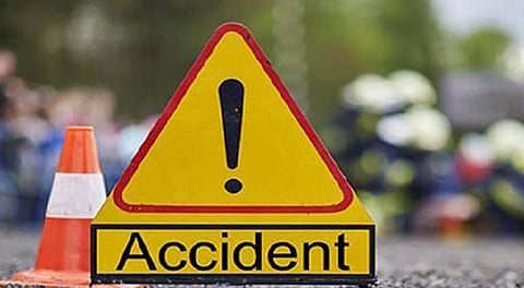 சென்னை: இருசக்கர வாகனம் மீது லாரி மோதி விபத்து - 3 வயது பெண் குழந்தையுடன் தாய் உயிரிழப்பு