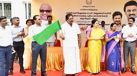 வணிகவரி அலுவலர்களுக்கு புதிய வாகனங்கள் வழங்கல்: அமைச்சர் பி.மூர்த்தி தொடங்கிவைத்தார்