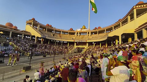 அட்டாரி - வாகா எல்லையில் மீண்டும் கொடியிறக்க நிகழ்வு - மே 21 முதல் பொது மக்களுக்கு அனுமதி