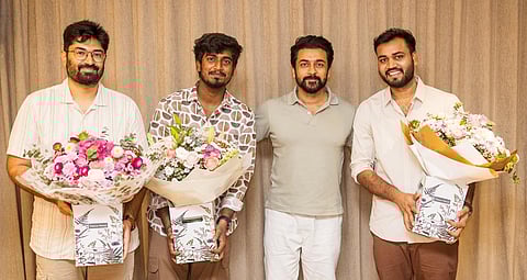 ‘டூரிஸ்ட் ஃபேமிலி’ படக்குழுவை நேரில் அழைத்து பாராட்டிய சூர்யா!