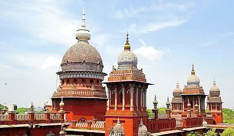 என்ஓசி நடைமுறை விவகாரம்: வங்கிகளுக்கு உயர் நீதிமன்றம் உத்தரவு