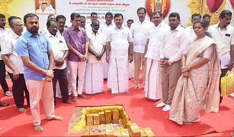 பழநி அன்பு இல்ல வளாகத்தில் ரூ.8.48 கோடியில் மூத்தகுடிமக்களுக்கு உண்டு உறைவிடம் கட்டும் பணிகளை தமிழக முதல்வர் மு.க.ஸ்டாலின் காணொலி வாயிலாக தொடங்கி வைத்தார்