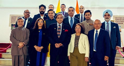 சசி தரூர் குழுவின் விளக்கம் ஏற்பு: பாக். ஆதரவு அறிக்கையை திரும்பப் பெற்றது கொலம்பியா