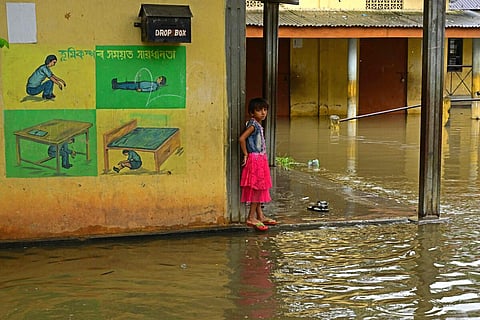 வட கிழக்கு மாநிலங்களில் கனமழை: அசாம் நிலச்சரிவில் 5 பேர் பலி, சிக்கிமுக்கு ரெட் அலர்ட்!