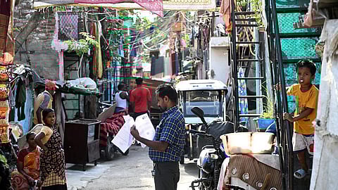 டெல்லி ‘மதராசி கேம்ப்’ மக்கள் சொந்த மாவட்டங்களுக்கு திரும்ப உதவி: தமிழக அரசு உறுதி