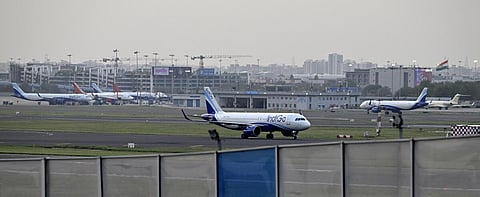 டெல்லி - என்சிஆர் பகுதிகளில் புழுதிப் புயல்: இந்திரா காந்தி விமானநிலையத்தில் சேவைகள் பாதிப்பு