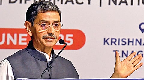 சென்னை சிட்டிசன் கூட்டமைப்பு சார்பில் ‘போர்க்களம் முதல் சாதுர்யம் வரை - ஆபரேஷன் சிந்தூர்’ என்ற தலைப்பில் கருத்தரங்கம் நேற்று நடைபெற்றது. ஆளுநர் ஆர்.என்.ரவி தலைமை தாங்கி கருத்தரங்கை தொடங்கி வைத்தார்.