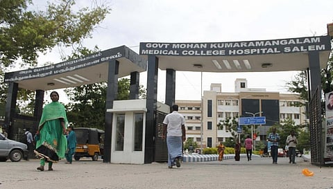 மருமகள், பேரன் மீது துப்பாக்கியால் சுட்ட மாமனார் - சேலம் அருகே குடும்பத் தகராறில் பயங்கரம்