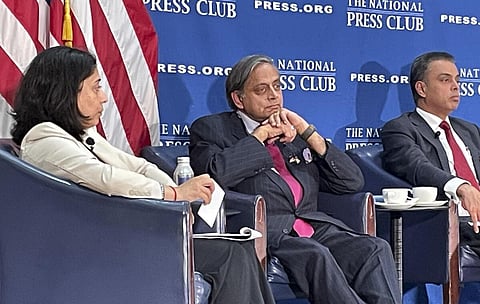 அமெரிக்காவில் நடந்த செய்தியாளர் சந்திப்பில் சசி தரூர்