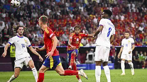 ஸ்பெயின் மற்றும் பிரான்ஸ் இடையிலான போட்டி.