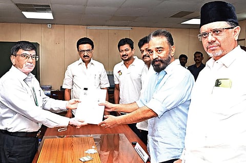 மாநிலங்களவை தேர்தலில் போட்டியிடும் திமுக, அதிமுக வேட்பாளர்கள் மனுதாக்கல்: 6 பேர் போட்டியின்றி தேர்வு உறுதி