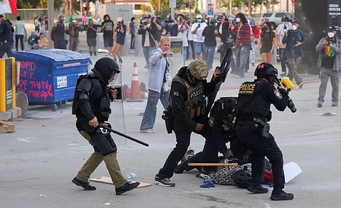 லாஸ் ஏஞ்சல்ஸ் கலவரம்: தீவிரமடையும் போராட்டமும், ட்ரம்ப் சீற்றமும் - நடப்பது என்ன?