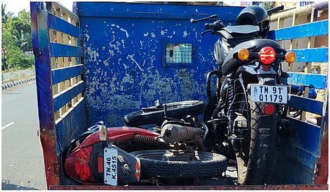 சிதம்பரம் அருகே பைக்குகள் நேருக்கு நேர் மோதி விபத்து - இருவர் உயிரிழப்பு