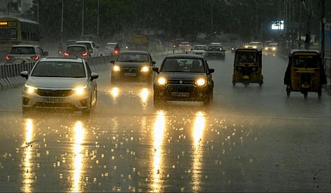 வானிலை முன்னறிவிப்பு: நீலகிரிக்கு ரெட் அலர்ட், 6 மாவட்டங்களுக்கு கனமழை எச்சரிக்கை