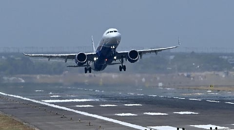 விமானங்களுக்கு ஆயுட்காலம் விதிக்காதது ஏன்? - சமூக வலைதளங்களில் வைரலாகும் விவாதங்கள்