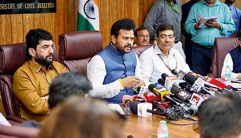 விபத்து குறித்து விமான போக்குவரத்து அமைச்சர் ராம் மோகன் நாயுடு, செயலாளர் சமீர் குமார் சின்ஹா ஆகியோர் நேற்று விளக்கம் அளித்தனர்.