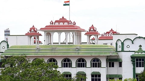 ஐஏஎஸ் அதிகாரிகள் காமராஜ், வள்ளலார் மீது வழக்கு பதிய வேண்டும்: லஞ்ச ஒழிப்பு போலீஸாருக்கு கோர்ட் உத்தரவு