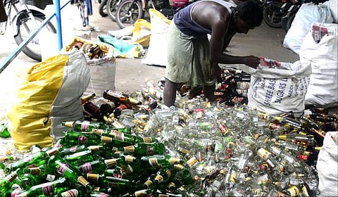 காலி மது பாட்டில்களை திரும்பப் பெறும் திட்டத்தின் நிலை என்ன? - உயர் நீதிமன்றத்தில் அரசு விவரிப்பு