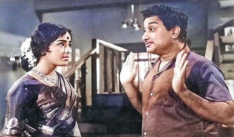 நடிகர் திலகத்துடன் ‘நெஞ்சிருக்கும் வரை’ படத்தில்.. | படங்கள் உதவி: ஞானம் |