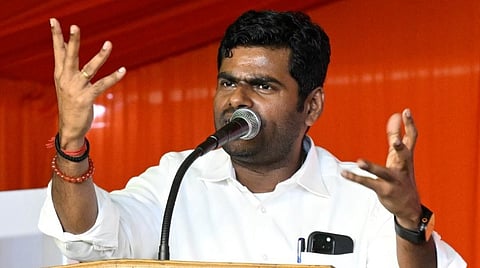 பொது இடங்களில் மது அருந்துவதை தடுக்க கண்காணிப்பை தீவிரப்படுத்த வேண்டும்: அண்ணாமலை வலியுறுத்தல்