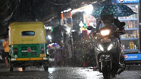 இமாச்சலில் கனமழை: 3 பேர் உயிரிழப்பு; 10 மாவட்டங்களுக்கு வெள்ள அபாய எச்சரிக்கை