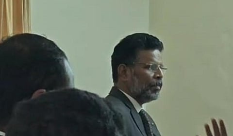 திருப்புவனத்தில் போலீஸார் விசாரணையில் கொல்லப்பட்ட அஜித்குமார் வழக்கு குறித்து விசாரணை நடத்திய மாவட்ட நீதிபதி ஜான்சுந்தரால் சுரேஷ்.