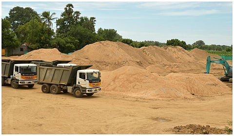 மணல் கடத்தலை படம் பிடிக்கச் சென்ற செய்தியாளர் மீது தாக்குதல்: தமிழக பாஜக கண்டனம்