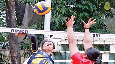 தமிழ்நாடு சீனியர் வாலிபால் சாம்பியன்ஷிப்: அரை இறுதியில் சிவந்தி கிளப்