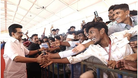 “கோட்சே கூட்டம் பின்னால் மாணவர்கள் செல்லக்கூடாது” - திருச்சி கல்லூரி விழாவில் முதல்வர் ஸ்டாலின் பேச்சு