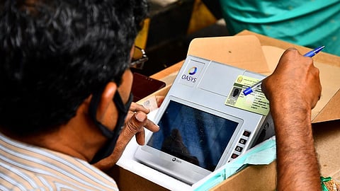 சென்னை: ரேஷன் கார்டை திருத்த 19 இடங்களில் நாளை குறைதீர் முகாம்