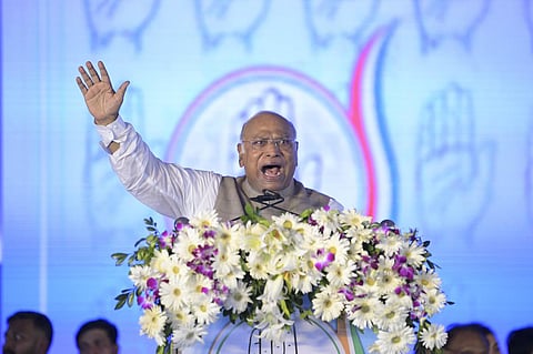 காங்கிரஸ் உருவாக்கிய 160 பொதுத் துறை நிறுவனங்களில் 23-ஐ மோடி அரசு விற்றுவிட்டது: கார்கே