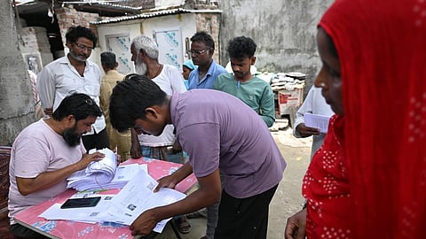 நேபாளம், வங்கதேசத்தை சேர்ந்தவர்களின் பெயர் பிஹார் வாக்காளர் பட்டியலில் இருந்து நீக்கப்படும்: தேர்தல் ஆணையம்
