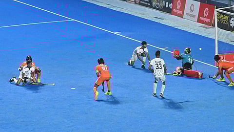 எம்சிசி - முருகப்பா ஹாக்கி இறுதிப் போட்டியில் இன்று ரயில்வே-கடற்படை மோதல்