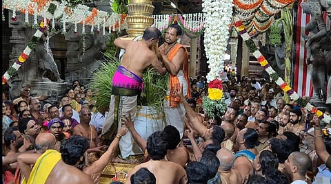 ஆண்டாள் கோயில் கொடியேற்றத்தில் பட்டர்கள், பரிசாரகர்கள் இடையே வாக்குவாதம்