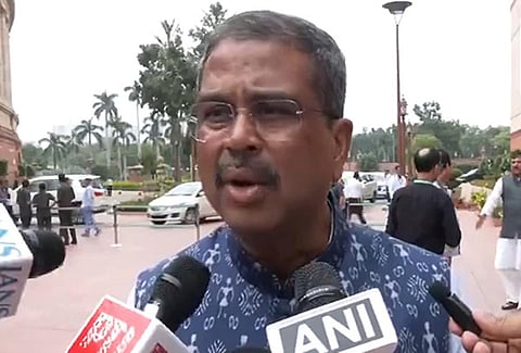 நாடாளுமன்றம் ஒன்றும் ராகுல் காந்தியின் வரவேற்பறை கிடையாது: தர்மேந்திர பிரதான் காட்டம்